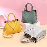 (43) Designer Luxury  Simple British Small Square PU Leather V-Pattern Handbags for Women