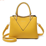 (43) Designer Luxury  Simple British Small Square PU Leather V-Pattern Handbags for Women