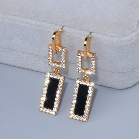 Fashion Temperament Geometry Drop Earrings with Cubic Zirconia and a Onyx likeness Butterfly Backings E42